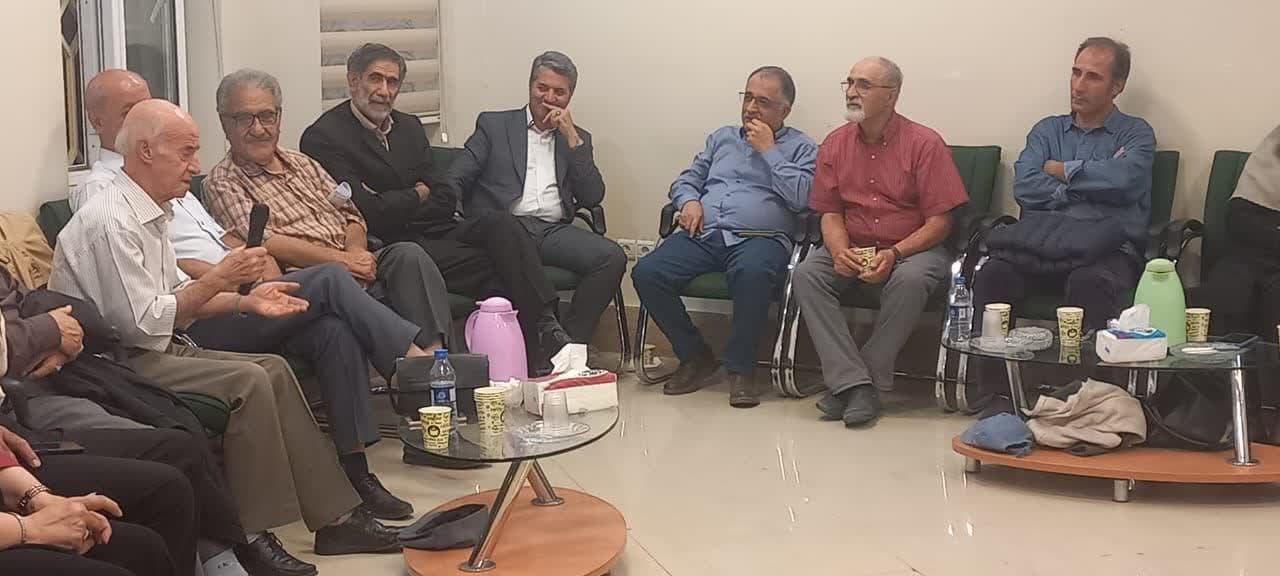 بازدید معاون شهرداری زنجان از خانه امید زنجان و تقدیر از برنامه‌های فرهنگی این مرکز