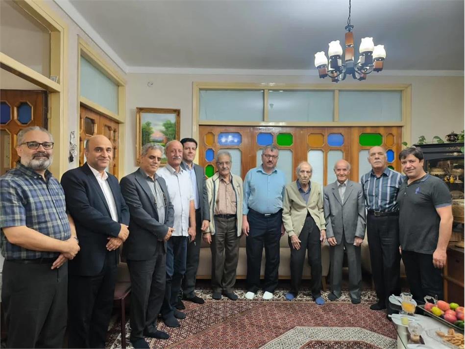 دیدار صمیمی با فرهیختگان و تجلیل از اساتید پیشکسوت در استان زنجان
