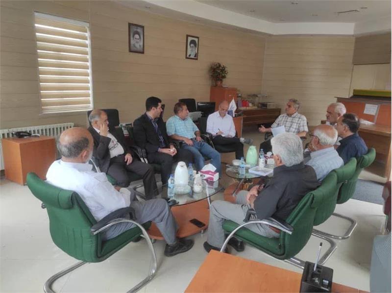 نشست روسای کانون‌های بازنشستگان کشوری استان زنجان با مدیر صندوق بازنشستگی استان